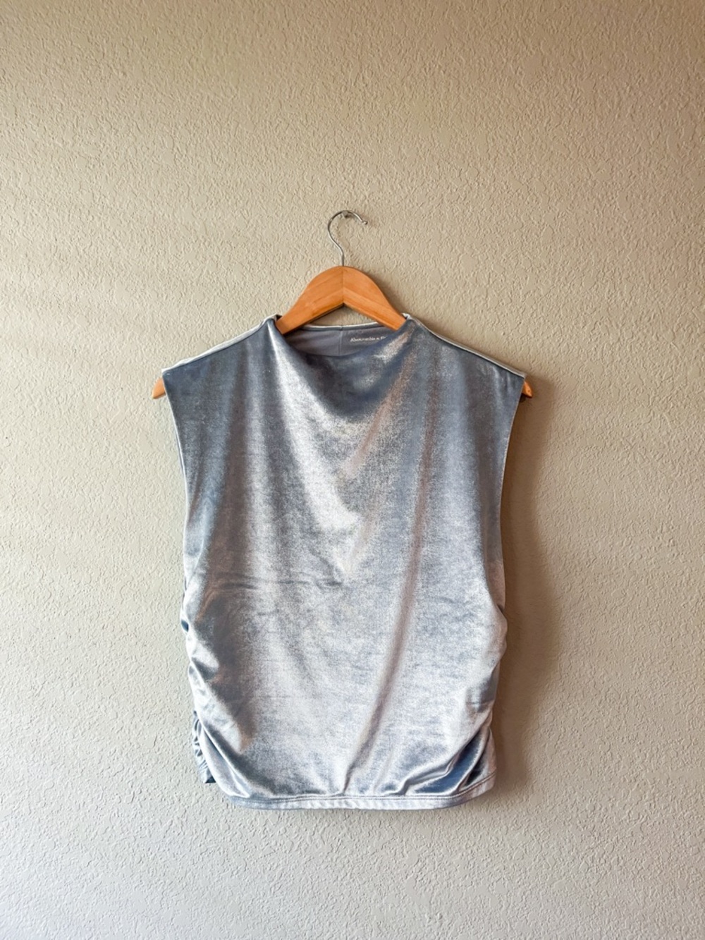 Abercrombie & Fitch Paloma Sleeveless Metallic Velvet High Neck Top Large - Picture 6 of 6